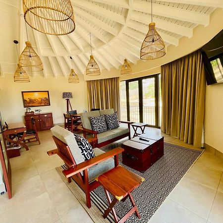 Dete Hwange Safari Lodge מראה חיצוני תמונה