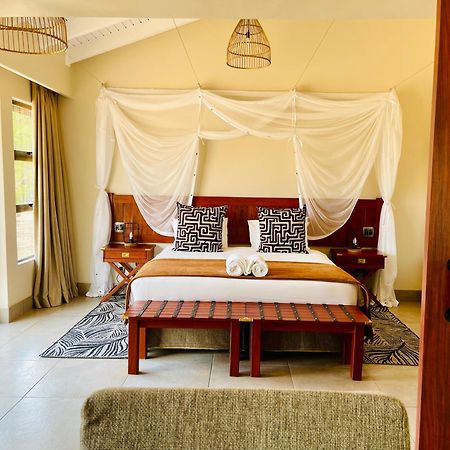Dete Hwange Safari Lodge מראה חיצוני תמונה