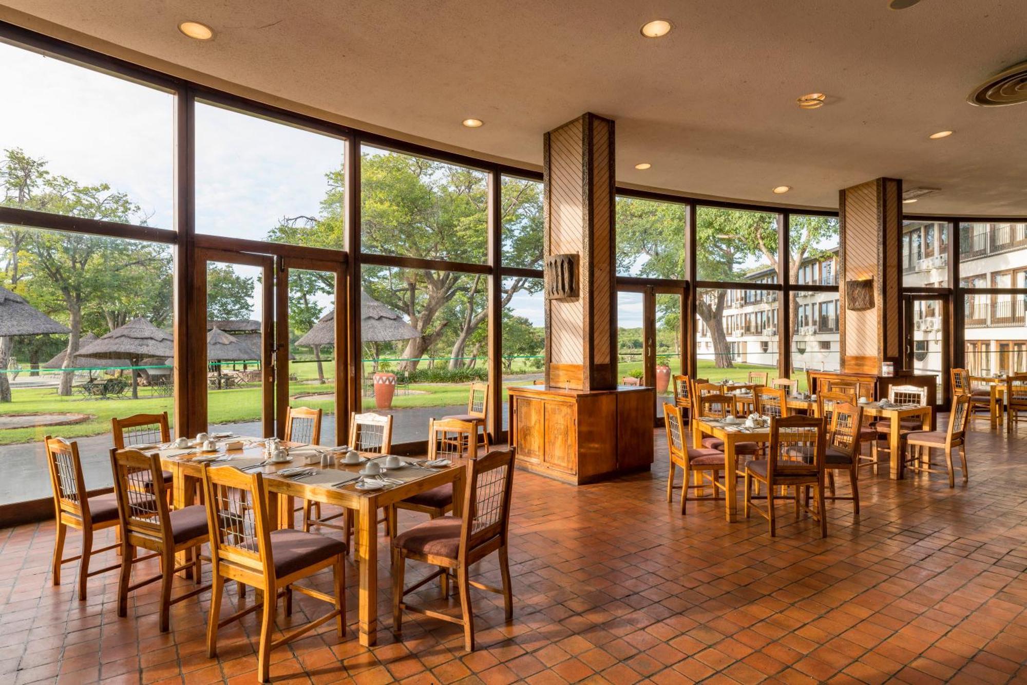Dete Hwange Safari Lodge מראה חיצוני תמונה