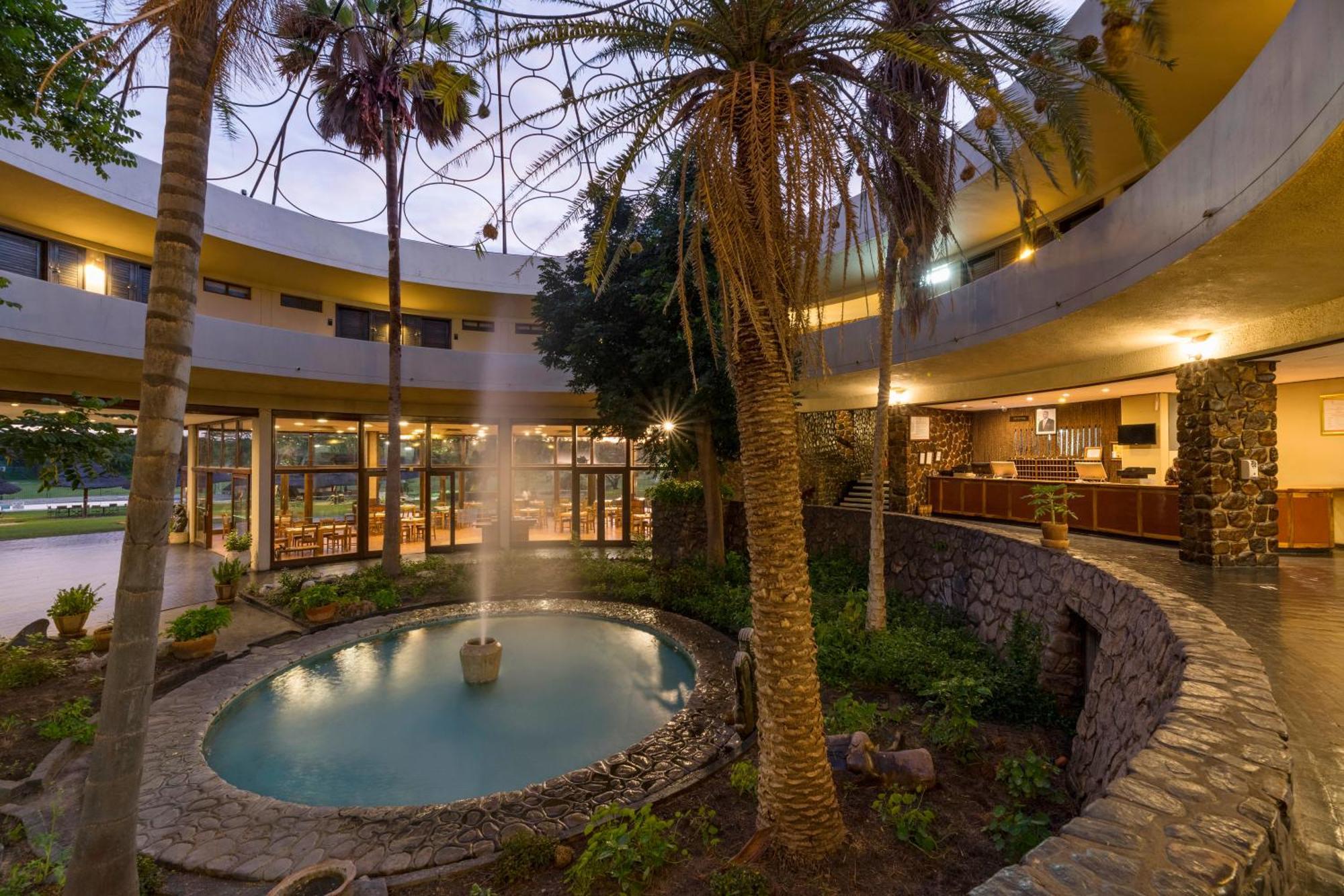 Dete Hwange Safari Lodge מראה חיצוני תמונה